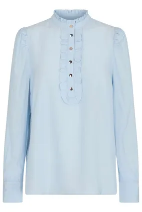 April Shirt | Chambray Blue | Bluse med flæser fra Freequent