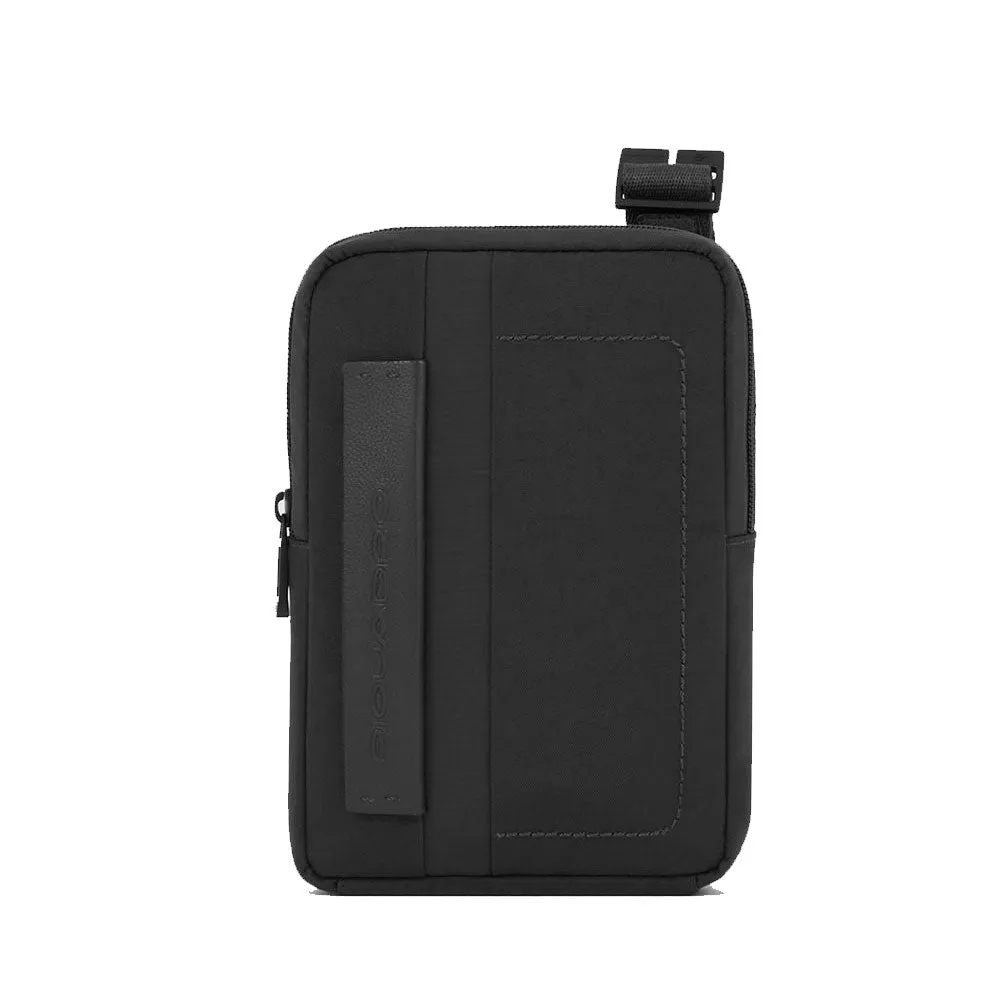 Borsello Uomo PIQUADRO in Tessuto Nero con porta iPadmini Linea P16S2 - CA3084P16S2