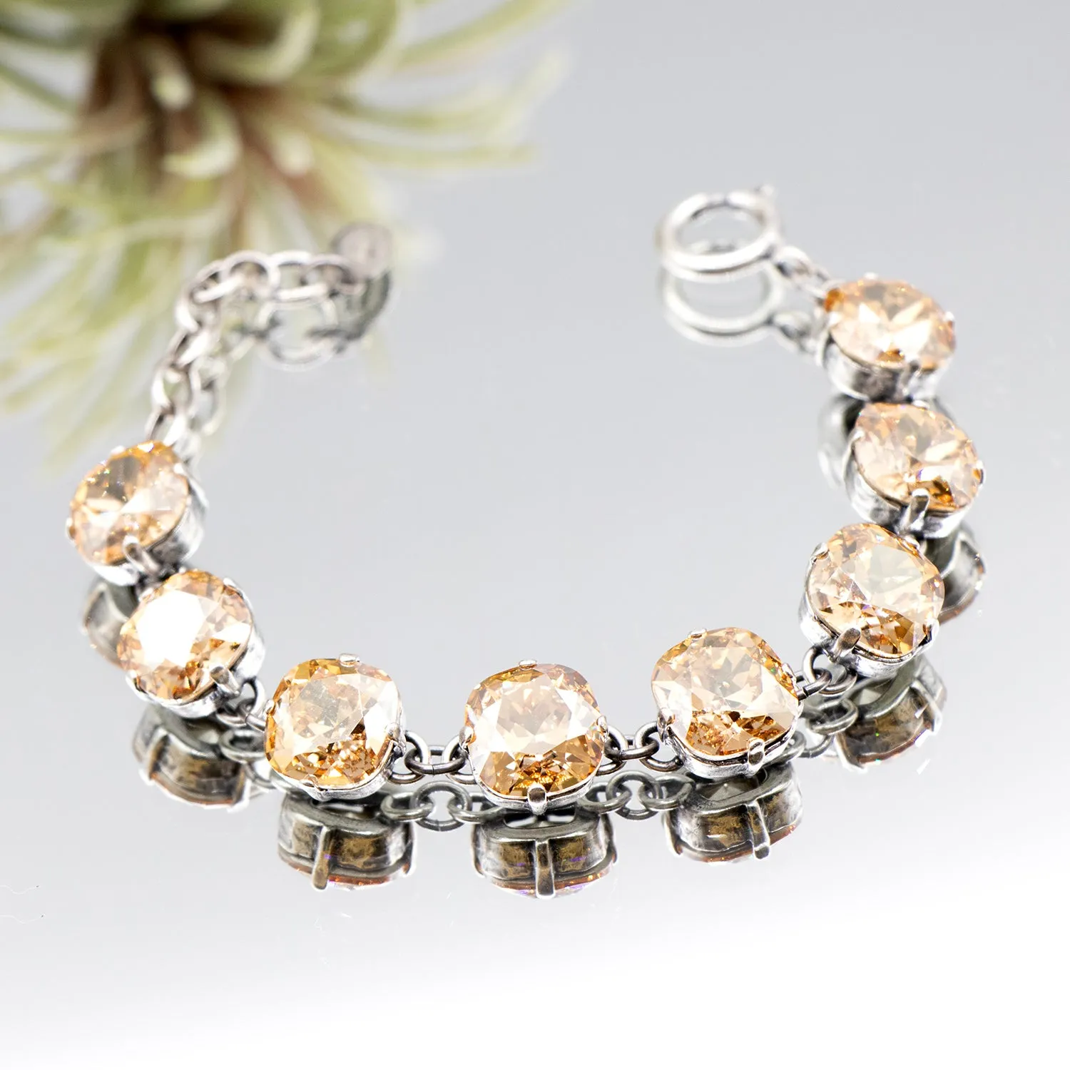 La Vie Parisienne Champagne Bracelet in Silver