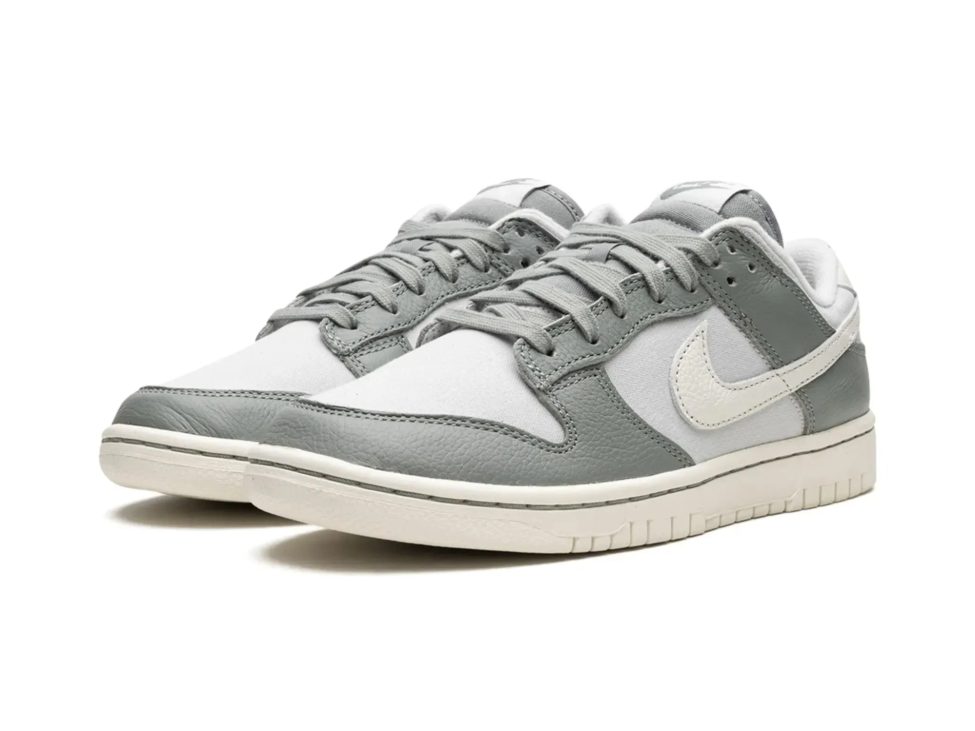 Nike Dunk Low "Mica Green"