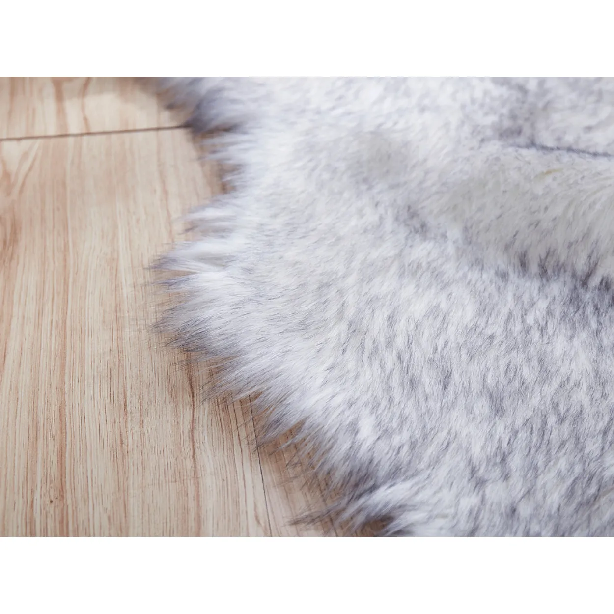 "Luxury Decorative" Hand Tufted Faux Fur Sheepskin Area Rug