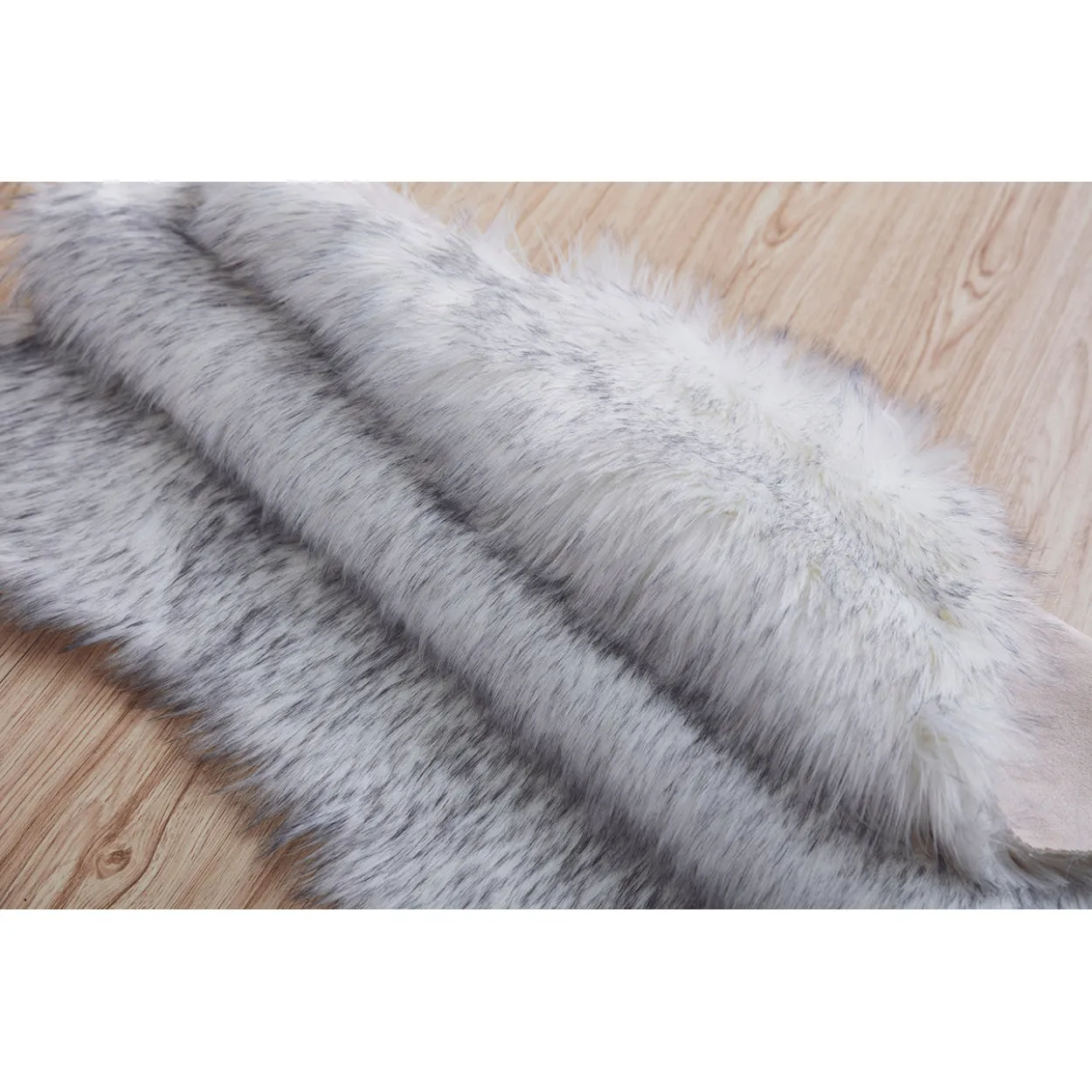 "Luxury Decorative" Hand Tufted Faux Fur Sheepskin Area Rug